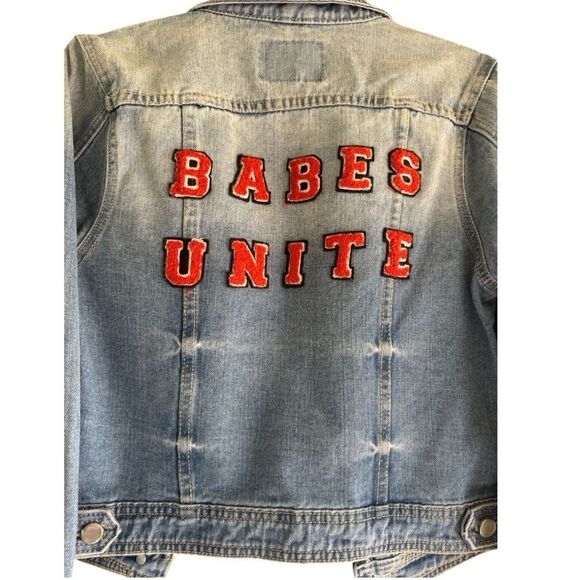 Gianni Bini “Babes Unite” Denim Jacket – Size Large - Picture 5 of 8